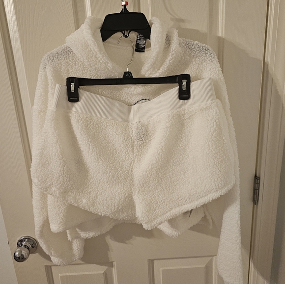 Indianapolis Colts NWT Concepts Sport White Pullover Sweatshirt & Shorts Size L - Picture 9 of 9